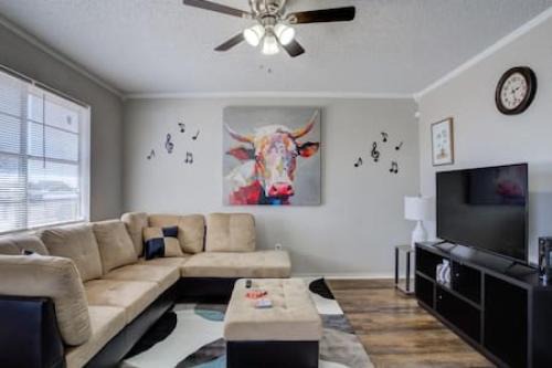 Lubbock Casa | La Palma Lodge Near Texas Tech and Top Restaurants
