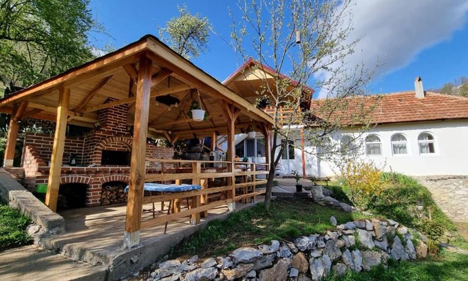 Isverna Casa | La Peșteră