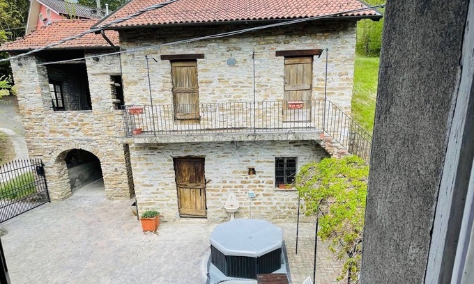Orbregno Casa | La Pergola Stone House in Orbregno
