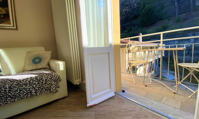 Bellagio Apartamento | La Perla New & stylish apartment with balcony Bellagio centre
