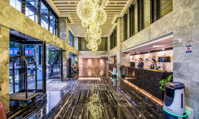 Tianhe Hotel | La Perle International Hotel - Free shuttle between hotel and Exhibition Center during Canton Fair & Exhibitor registration Counter