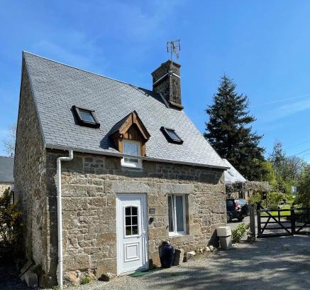 Saint-Michel-de-Montjoie Casa | La Petit Fleur - the little flower, cosy cottage