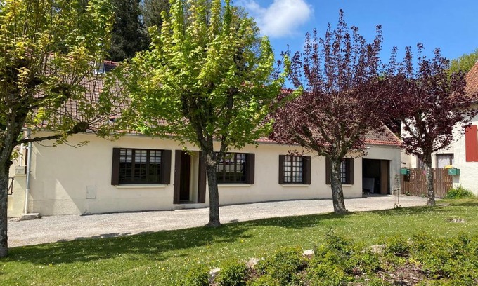 Crecy-en-Ponthieu Casa | La petite cour