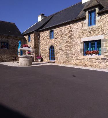 Loperec Casa | La petite maison bleue