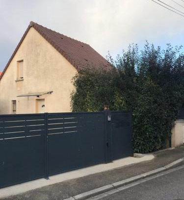 Montbard Casa | La Petite Maison
