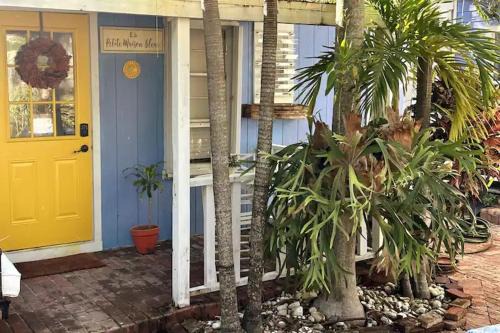 Old Northwood Historic District Casa | La Petite Maison Bleue