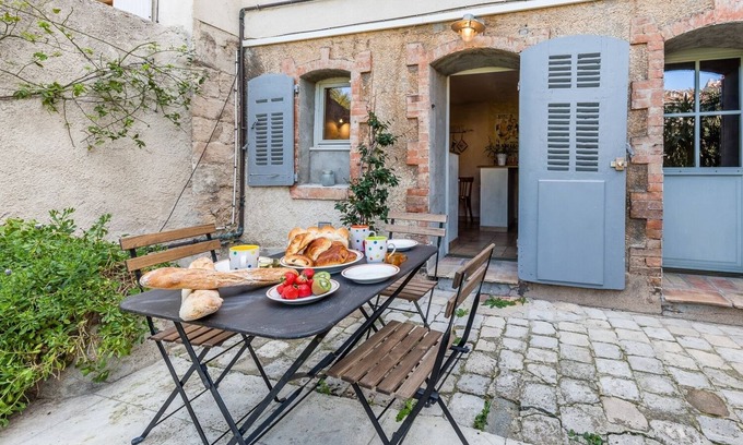Les Cinq Avenues Casa | La Petite Provence - Dos Habitaciones Casa, Capacidad 4