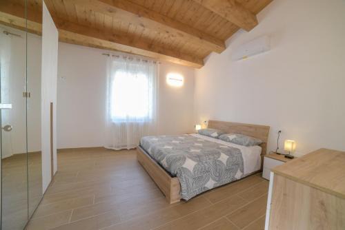 Serra de' Conti Casa | La Piazzetta Holiday House