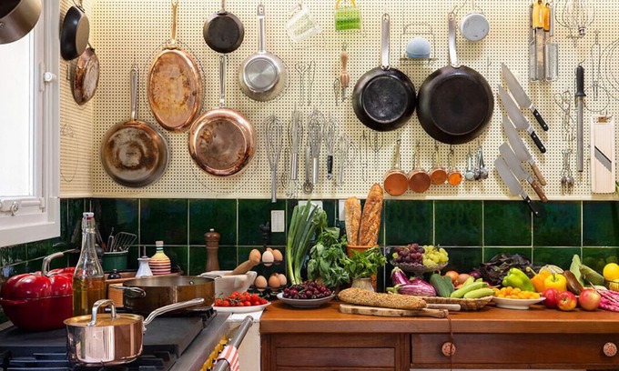 La Grand-Chile Cabaña | La Pitchoune: 4 bedroom, AC, Luxury Chef's Kitchen Built by Paul & Julia Child
