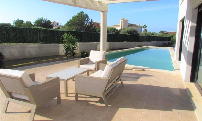 Sa Torre Villa | LA PRIMERA- Villa de diseño con piscina privada y mini-golf en Sa Torre. TV Satélite - WiFi Gratis