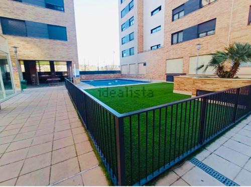 Logroño Apartamento | La Puerta de Logroño, con piscina y garaje!