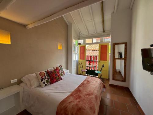 Duitama Cama Y Desayuno | La Puerta - Pueblito Boyacense