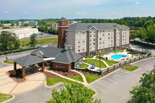 Greensboro Hotel | La Quinta by Wyndham Greensboro NC