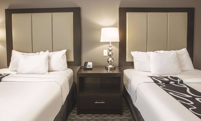 Hattiesburg Hotel | La Quinta Inn & Suites by Wyndham Hattiesburg - I-59