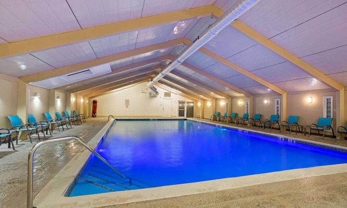 Metro Center Hotel | La Quinta Inn & Suites by Wyndham Springfield MA