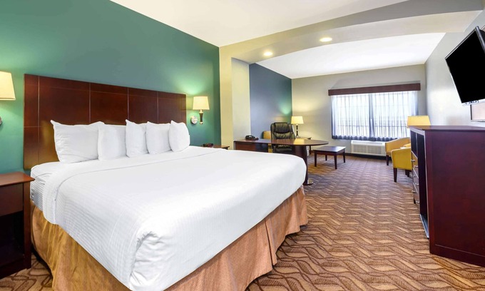 Longview Hotel | La Quinta Inn & Suites by Wyndham Longview North