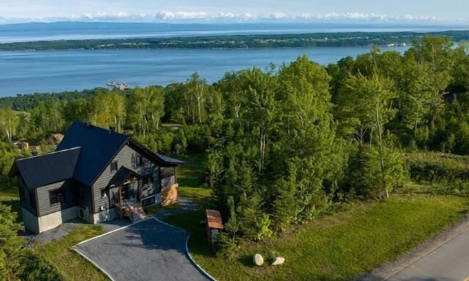 Saint-Joseph-de-la-Rive Chalet De Esquí | La Réserve des Éboulements spa