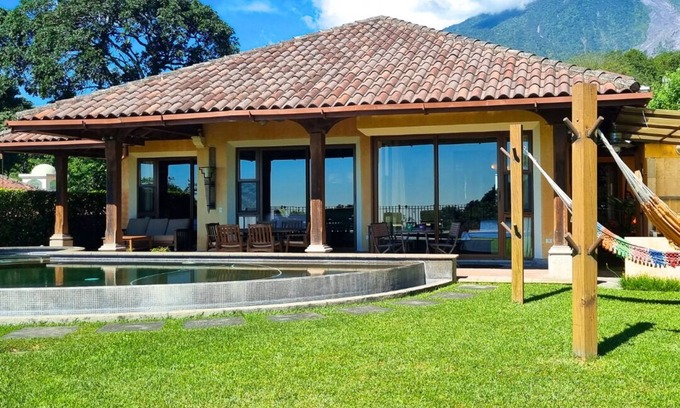 Alotenango Villa | La Reunión es el Resort más exclusivo de Guatemala, La Casa del Volcán, Antigua