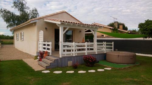 Pujols Casa | La Rivière