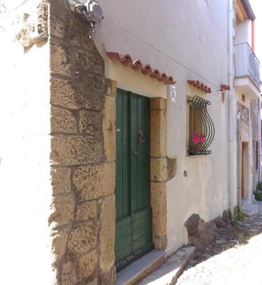 Cuglieri Casa | la roccia