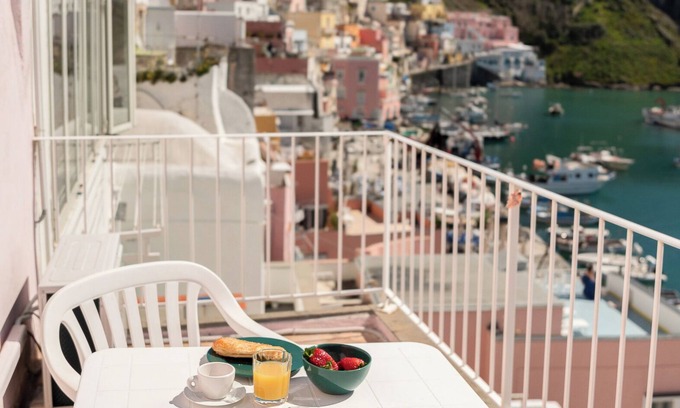 Procida Casa | La Romantica | Corricella Terrace