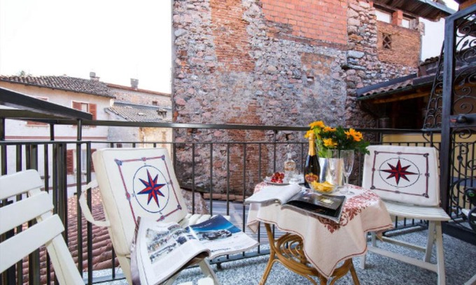 Brusimpiano Apartamento | La Romantica
