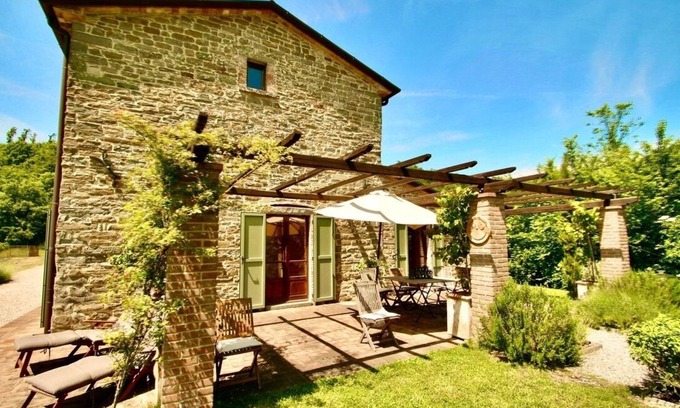 Pietralunga Otro | La Rondinaia: 3 dormitorios, 3 baños, piscina privada muy bien presentada, wifi gratuito