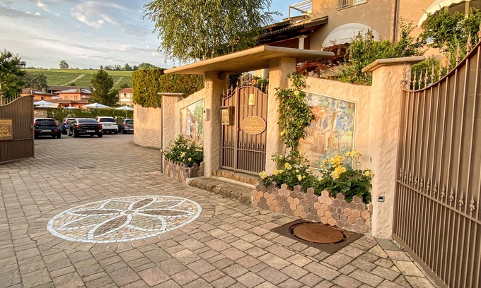 Vergne Casa | La Rosa Gialla