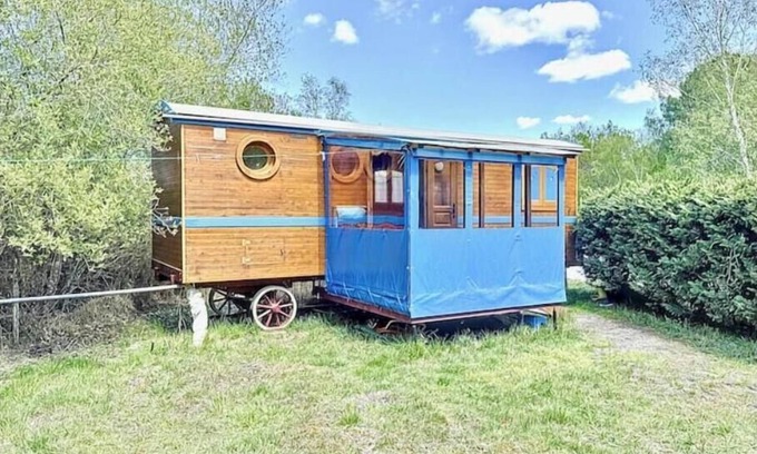 Naujac-Sur-Mer Casa | La Roulotte Blue: Charm and nature in the heart of the Médoc, close to the ocean!