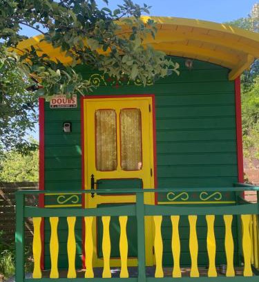 Audelange Casa | La roulotte de moulin rouge