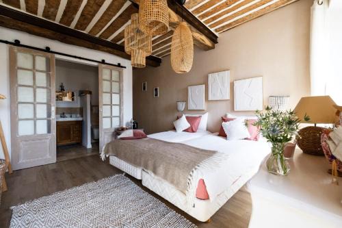 Vence Casa | La Sanverine private room historic center Vence
