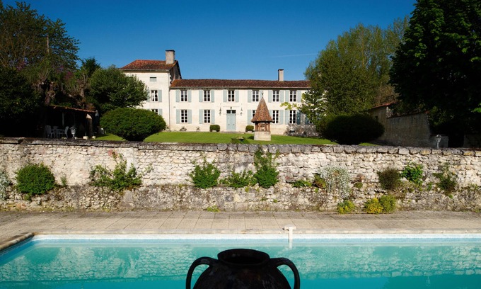Saint-Romain Casa | la Sauzade: gorgeous country house, Aubeterre-sur-Dronne, nr Dordogne