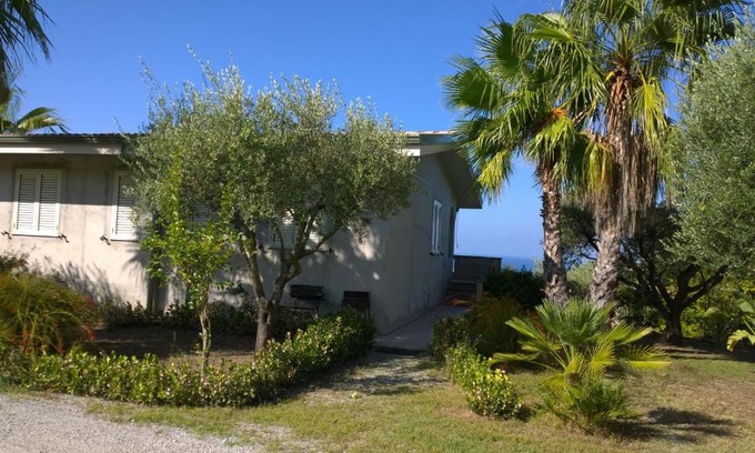 Santa Maria Casa | La scogliera del capo