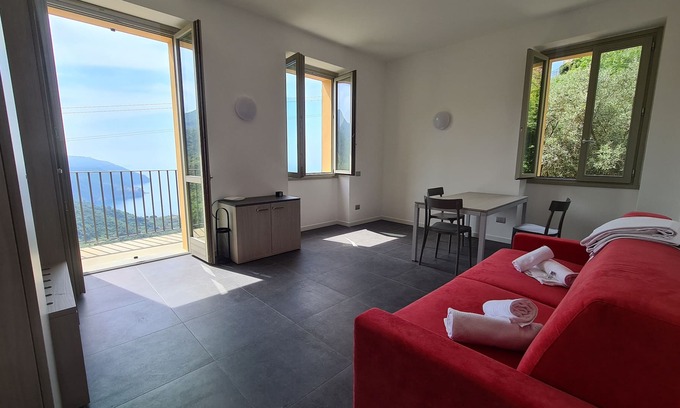 San Bernardino Apartamento | LA SCUOLETTA FLAT ☆ SeaView & Relax ☆ HOMY 5 TERRE