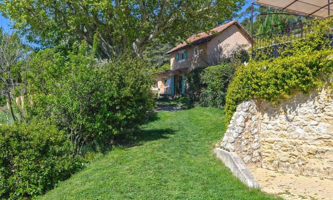 Villelaure Casa | La Source - 3* Gîte with terrace