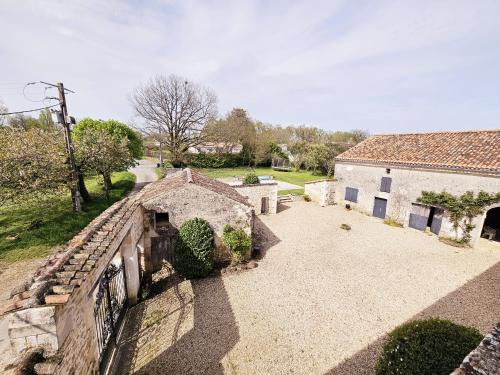 Saint-Simeux Casa | La spacieuse maison des miots