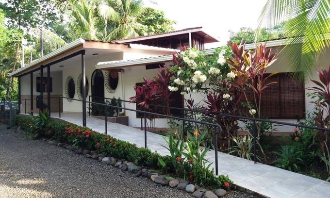 Playa Matapalo Casa | La Stibbe - Comfortable bungalow between beach and jungle