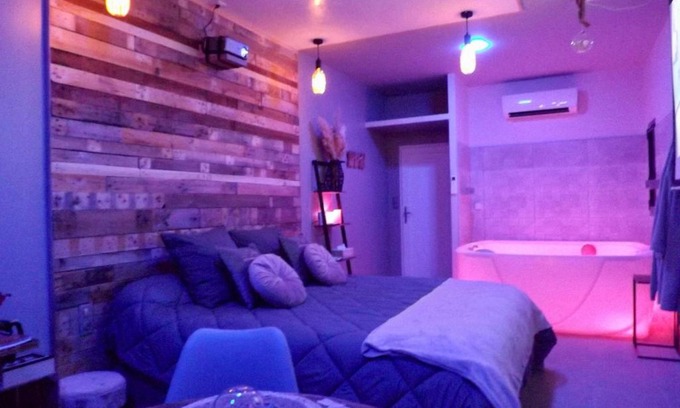 Entressen Casa | La Suite Côté Pool-House Piscine, Sauna & Jacuzzi privatifs