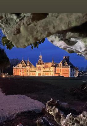 Chevigny-en-Valiere Cama Y Desayuno | La "Suite" du Château de Chevigny-en-Valière comprenant deux chambres séparées, située à 12 minutes de la célèbre ville de Beaune