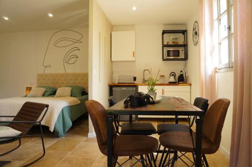 Aigues-Mortes Apartamento | La Suite du Mas Lauseta - clim et park