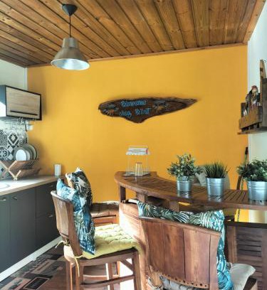 Saint-Benoit Casa | La Terrasse des amis