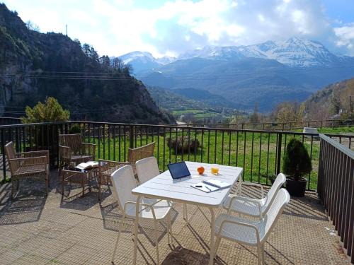 Escarrilla Apartamento | La Terraza de Escarrilla, con piscina