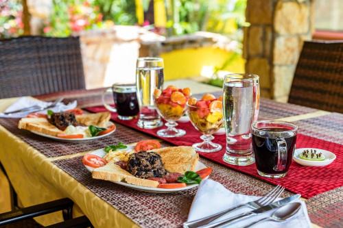 San Roque Cama Y Desayuno | La Terraza Guest House B&B