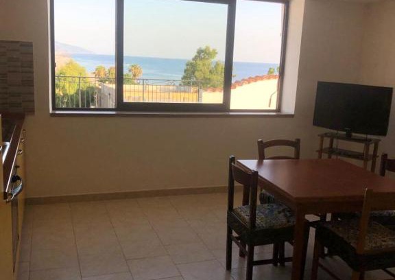 Paola Apartamento | La terrazza di Brancaccio’s house summer