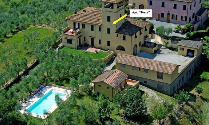 Lastra a Signa Apartamento | LA TORRE - Apartment in Villa from the early 1900s