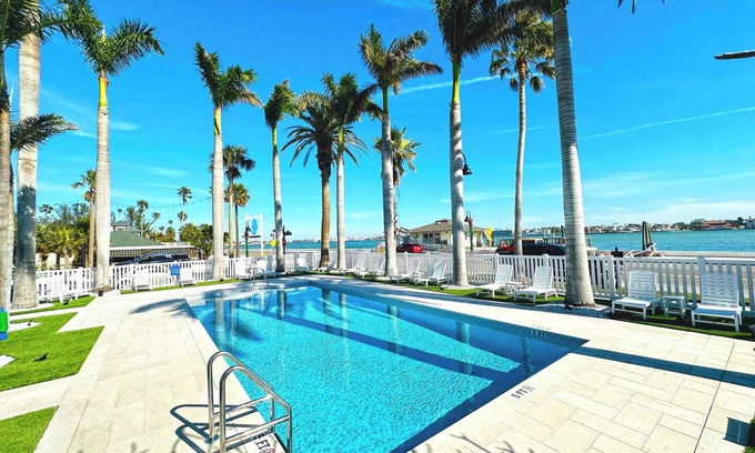 Pass-a-Grille Historic District Apartamento | La Tortuga Historic Pass A Grille St Pete Beach 6-9