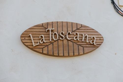 Jadraque Casa | La Toscana Casa Rural piscina ,parking ,barbacoa