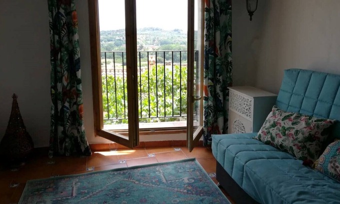 Jérica Casa | La Vía Verde, una casa con vistas a la montaña