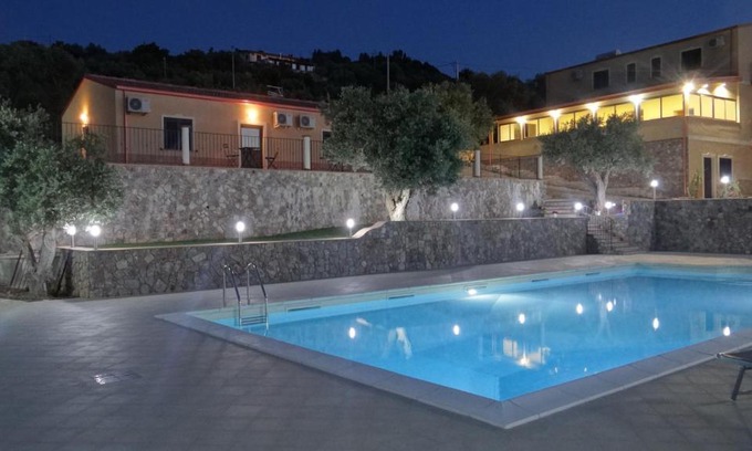 Caronia Casa | La Valle degli Ulivi