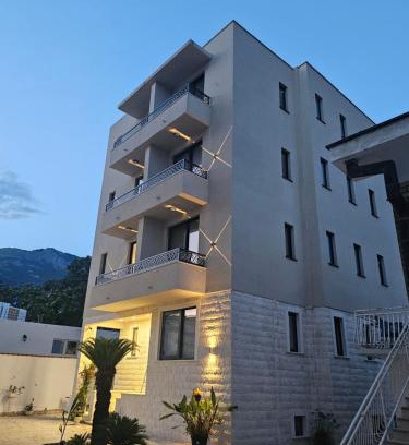 Maini Casa | La Vida Apartments